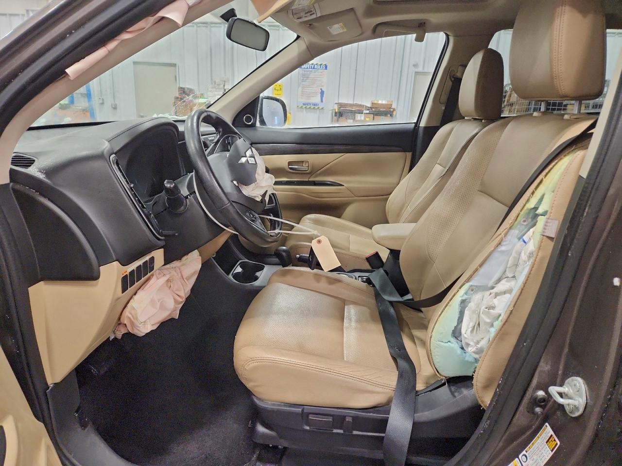 2016 MITSUBISHI OUTLANDER SE photo 13