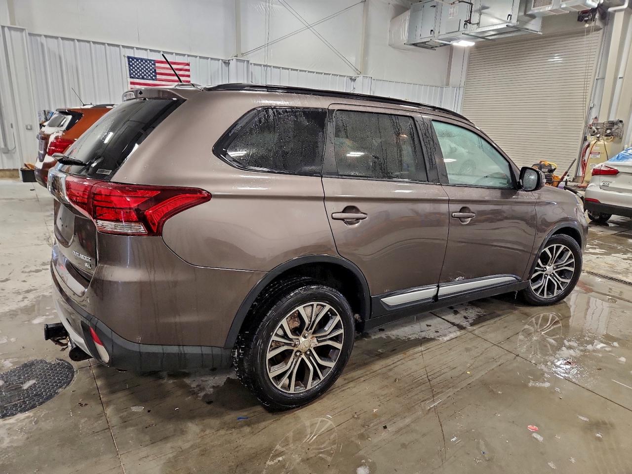 2016 MITSUBISHI OUTLANDER SE photo 5
