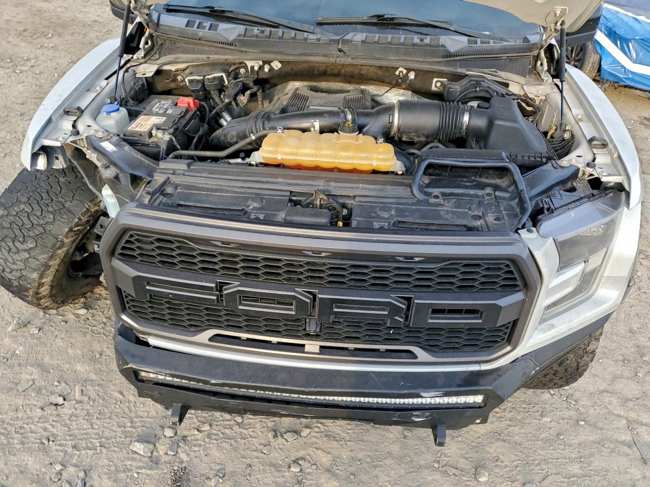 2017 FORD F150 RAPTOR photo 21
