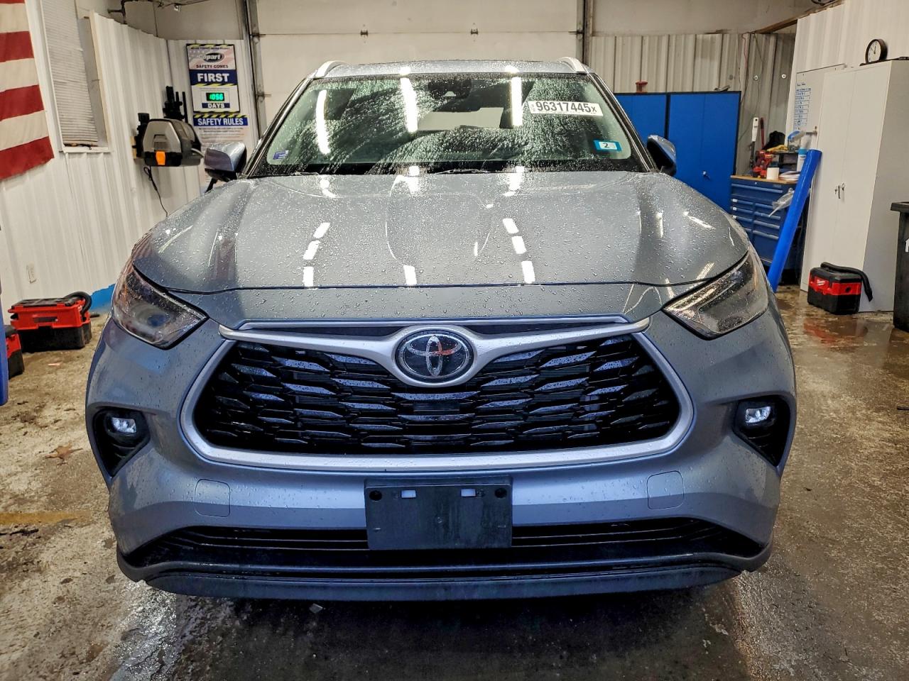 2022 TOYOTA HIGHLANDER XLE photo 9