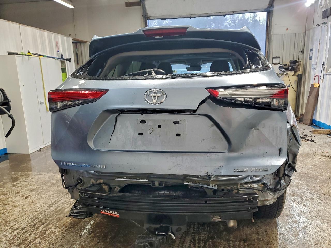 2022 TOYOTA HIGHLANDER XLE photo 11