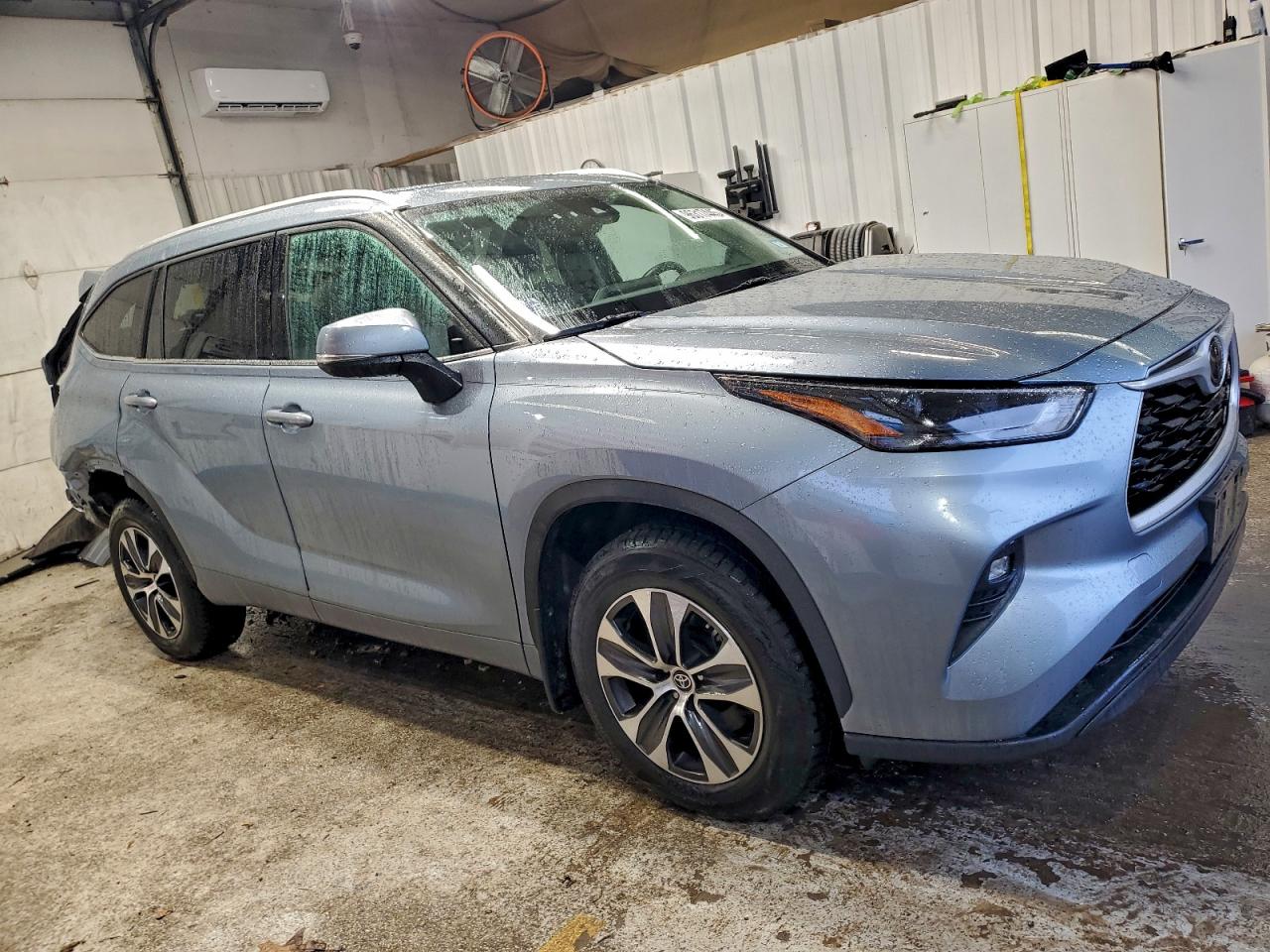 2022 TOYOTA HIGHLANDER XLE photo 7