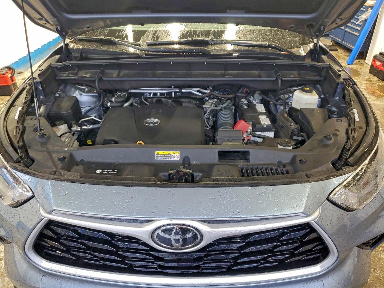 2022 TOYOTA HIGHLANDER XLE photo 23