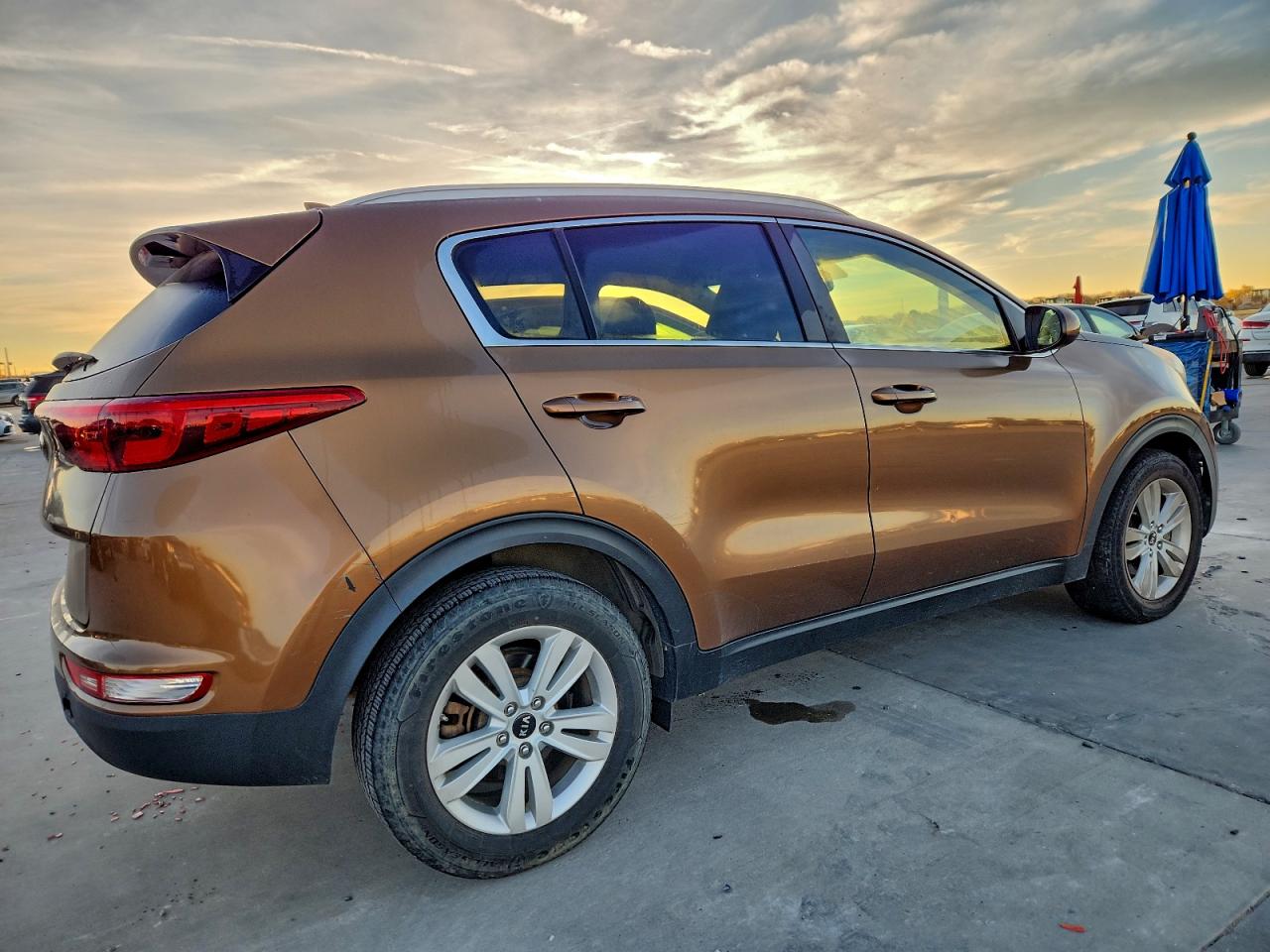 2017 KIA SPORTAGE LX photo 3