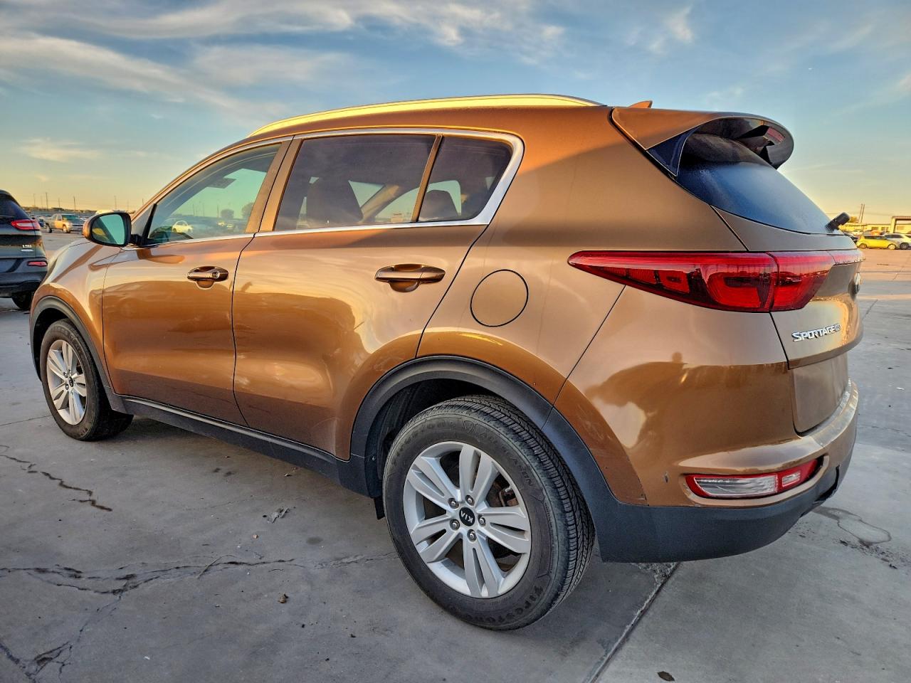 2017 KIA SPORTAGE LX photo 2