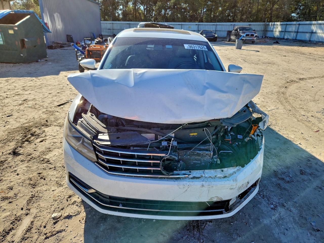 2018 VOLKSWAGEN PASSAT SE photo 5