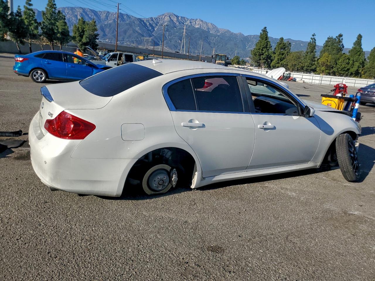 2013 INFINITI G37 BASE photo 5
