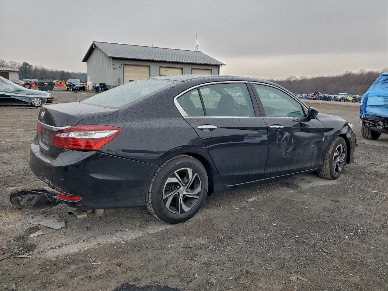 2017 HONDA ACCORD LX photo 5