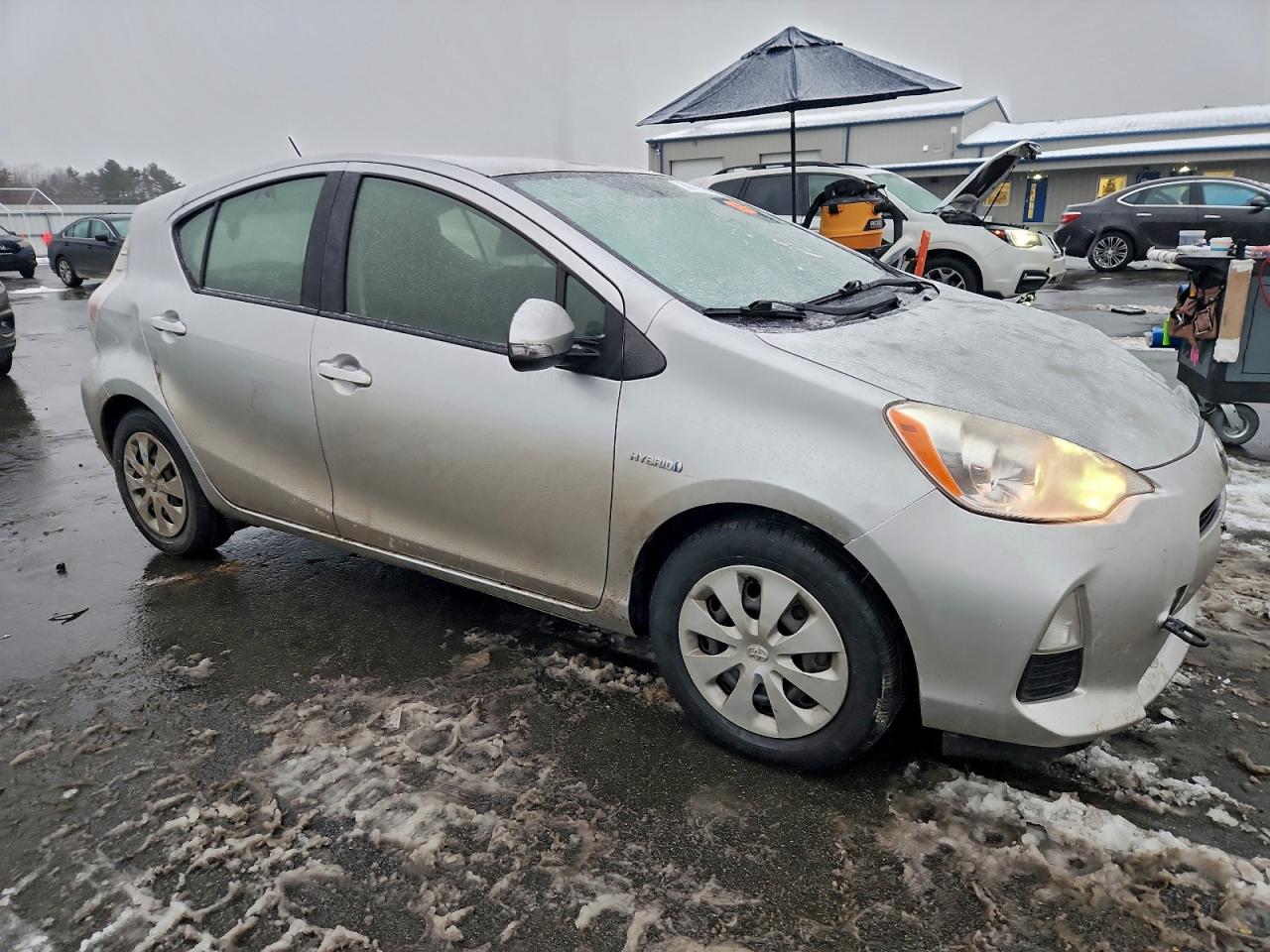 2013 TOYOTA PRIUS C photo 4