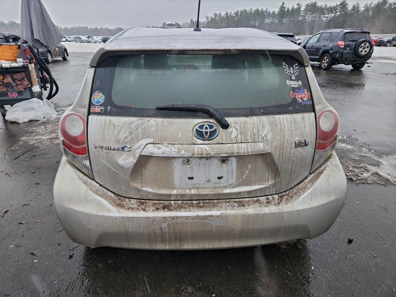 2013 TOYOTA PRIUS C photo 6