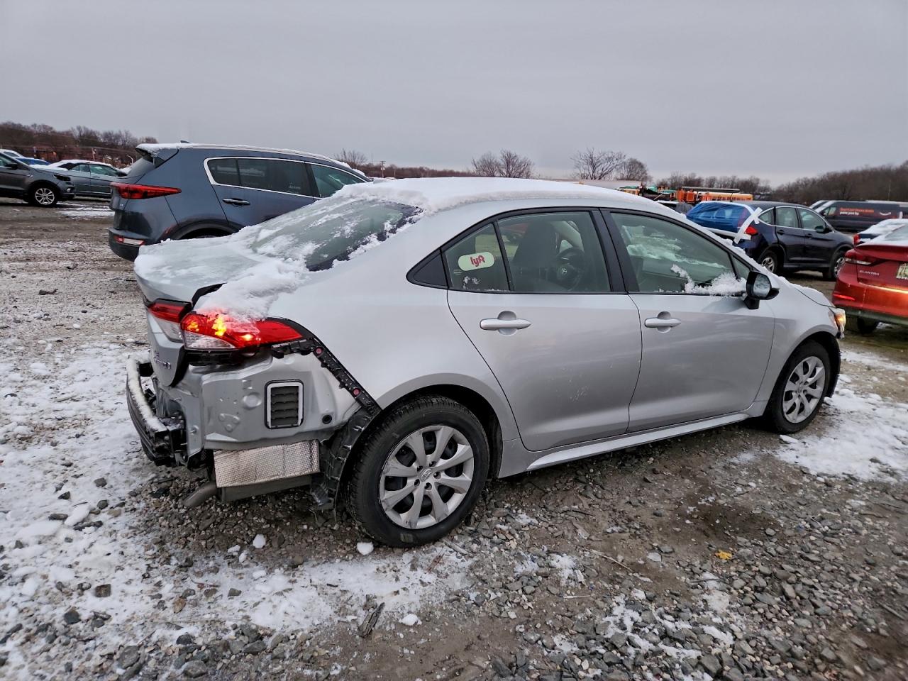 2024 TOYOTA COROLLA LE photo 3