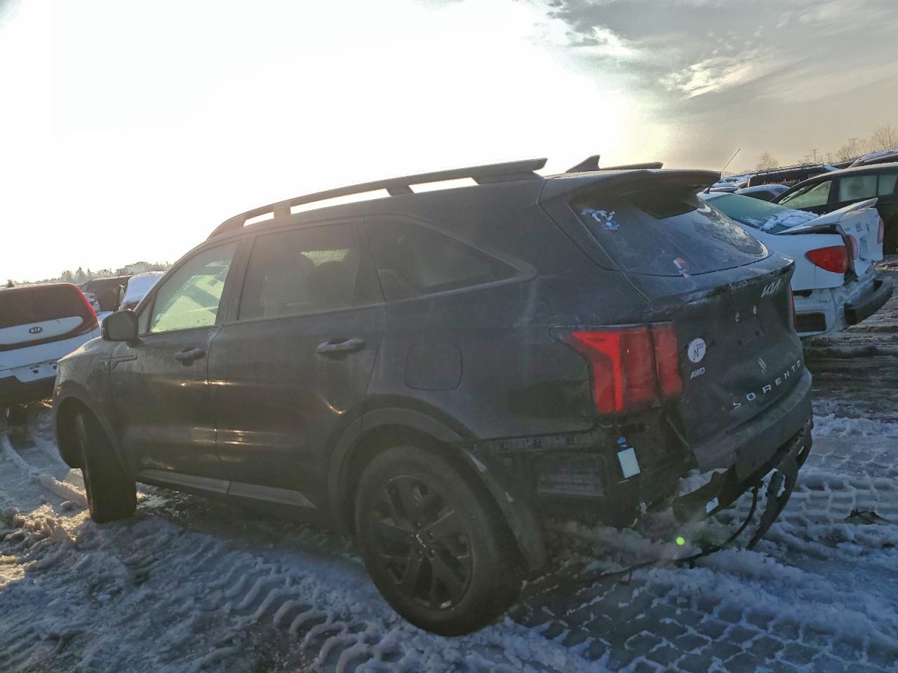 2022 KIA SORENTO S photo 2