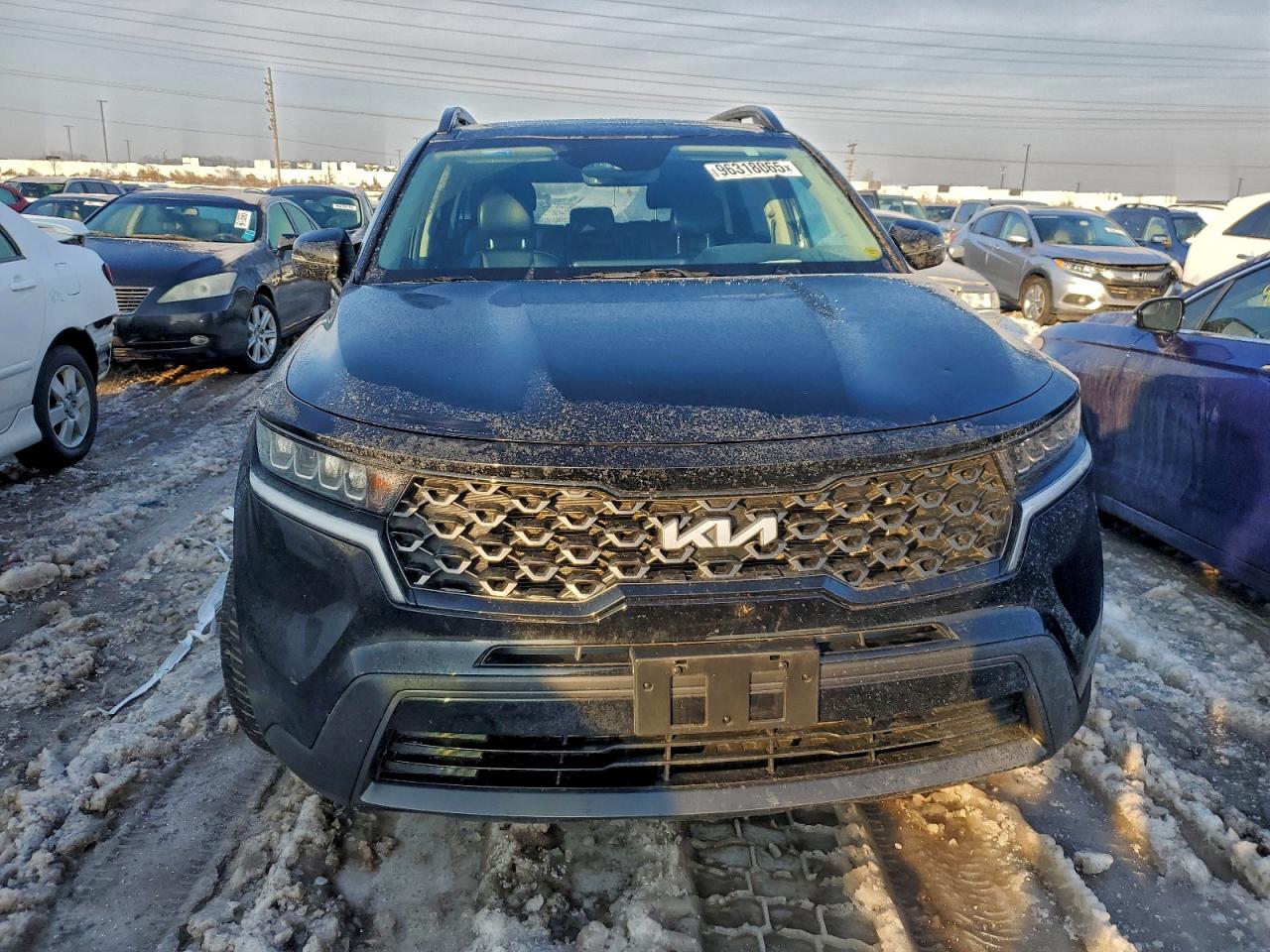 2022 KIA SORENTO S photo 5
