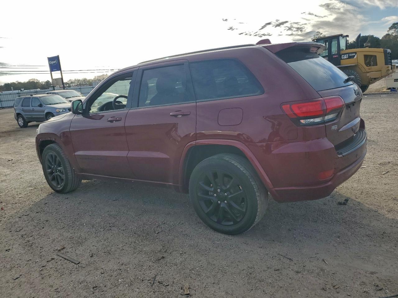 2018 JEEP GRAND CHEROKEE LAREDO photo 2