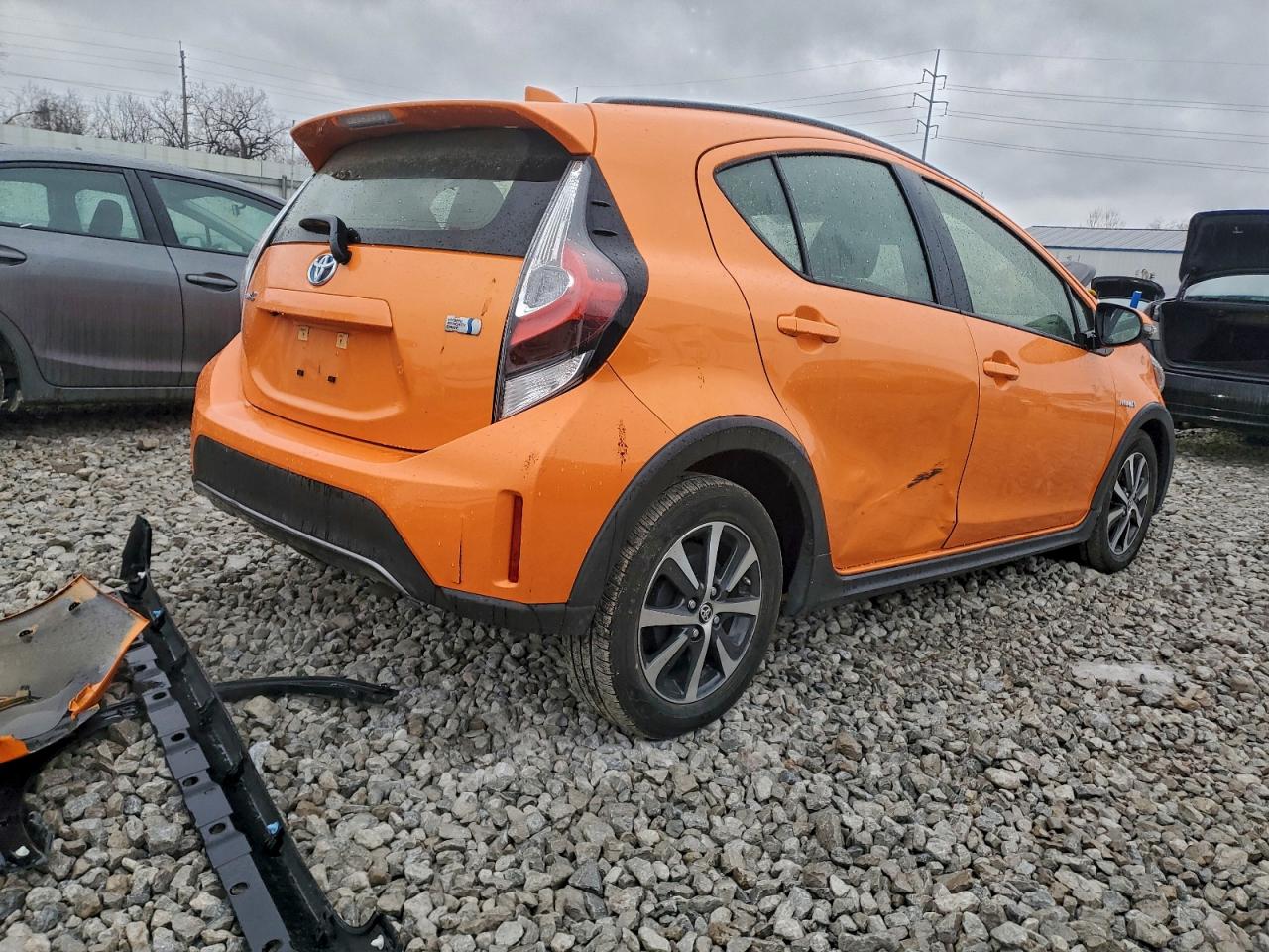 2018 TOYOTA PRIUS C photo 3