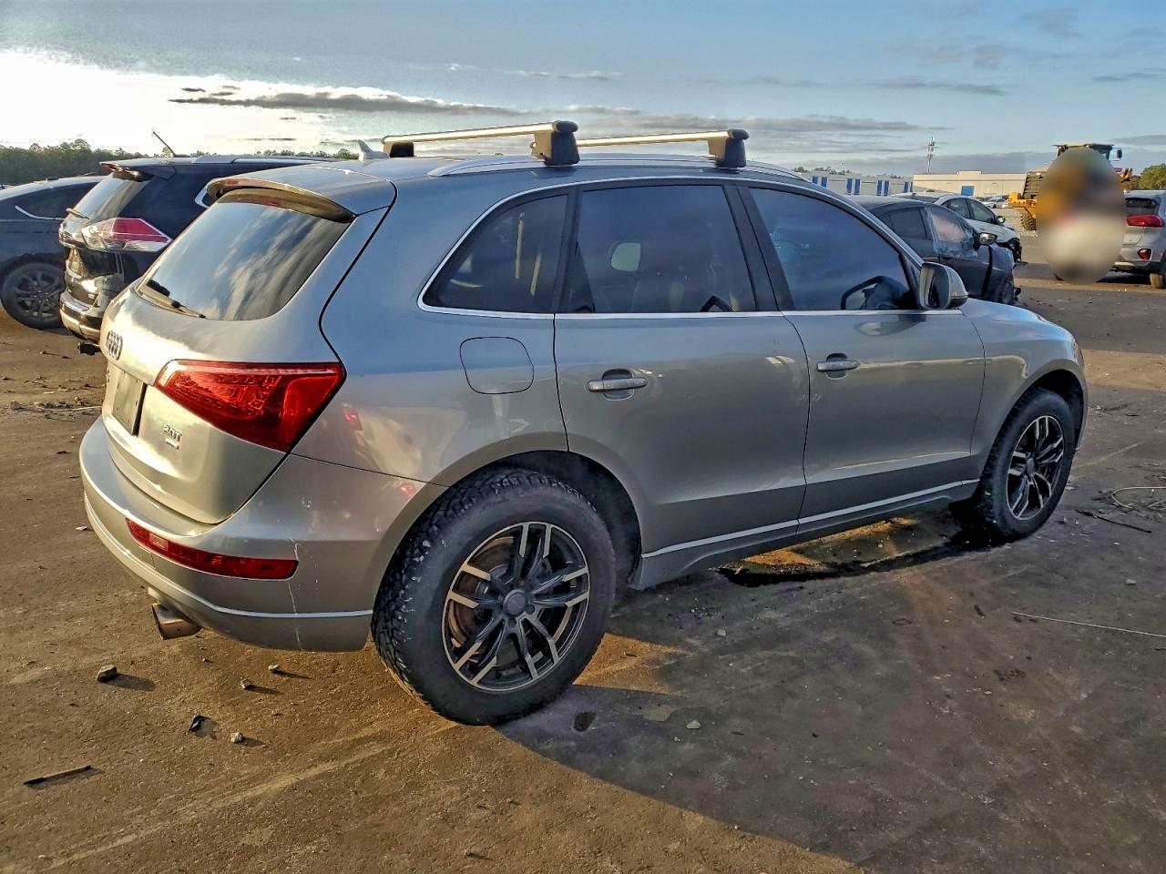 2011 AUDI Q5 PREMIUM PLUS photo 3