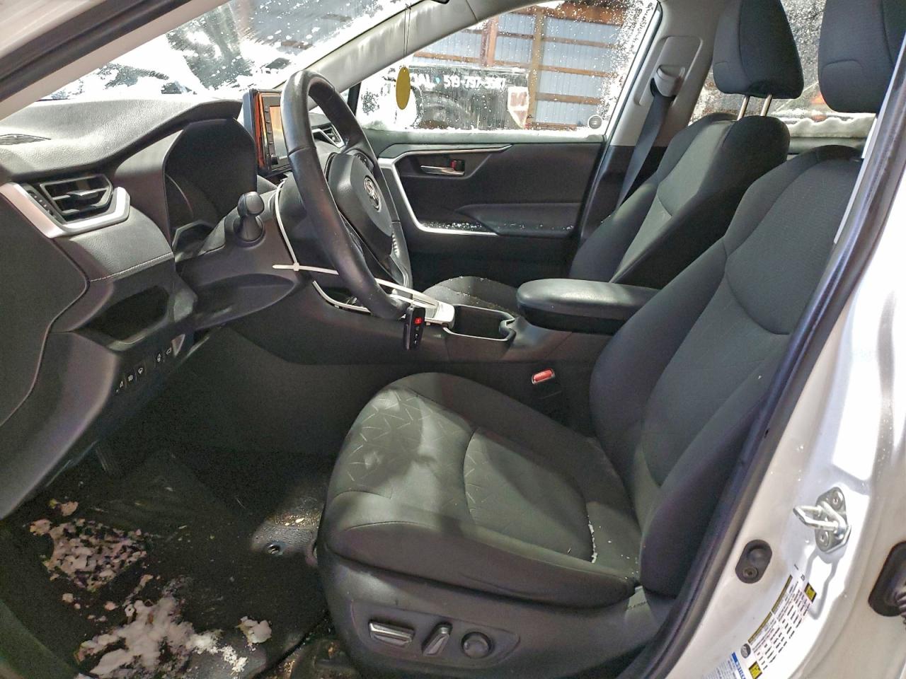 2022 TOYOTA RAV4 XLE photo 7