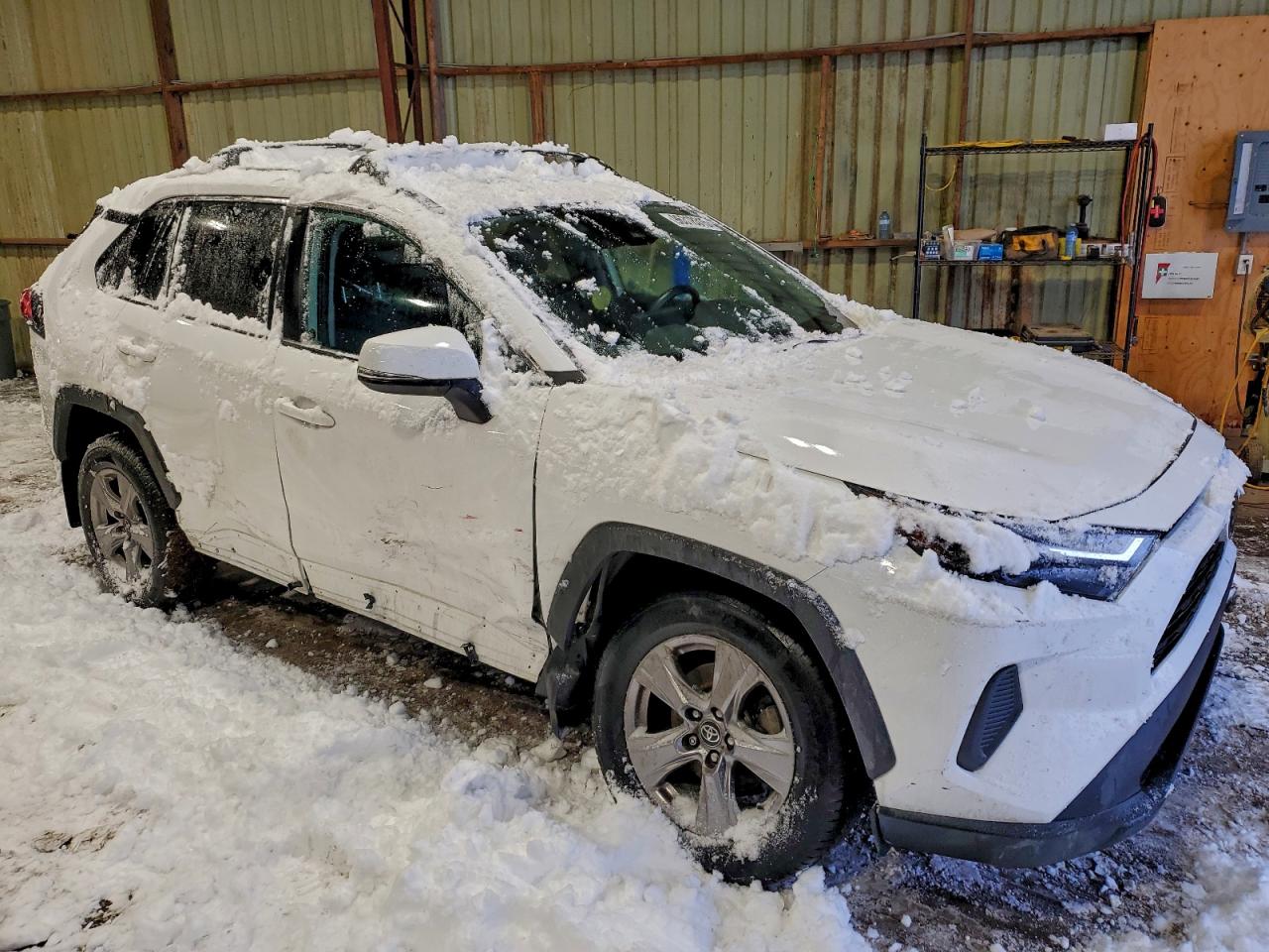 2022 TOYOTA RAV4 XLE photo 4