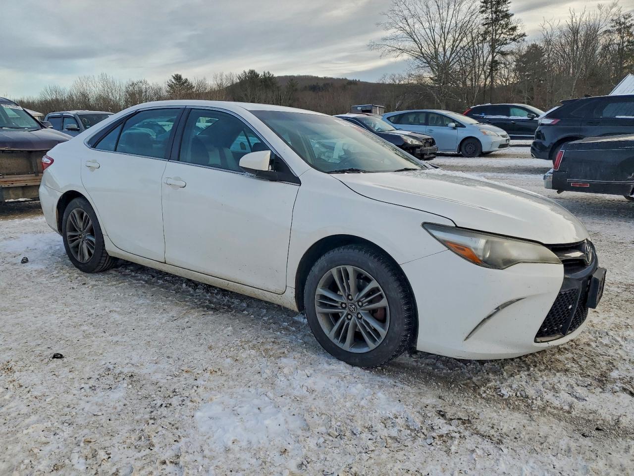 2017 TOYOTA CAMRY LE photo 4