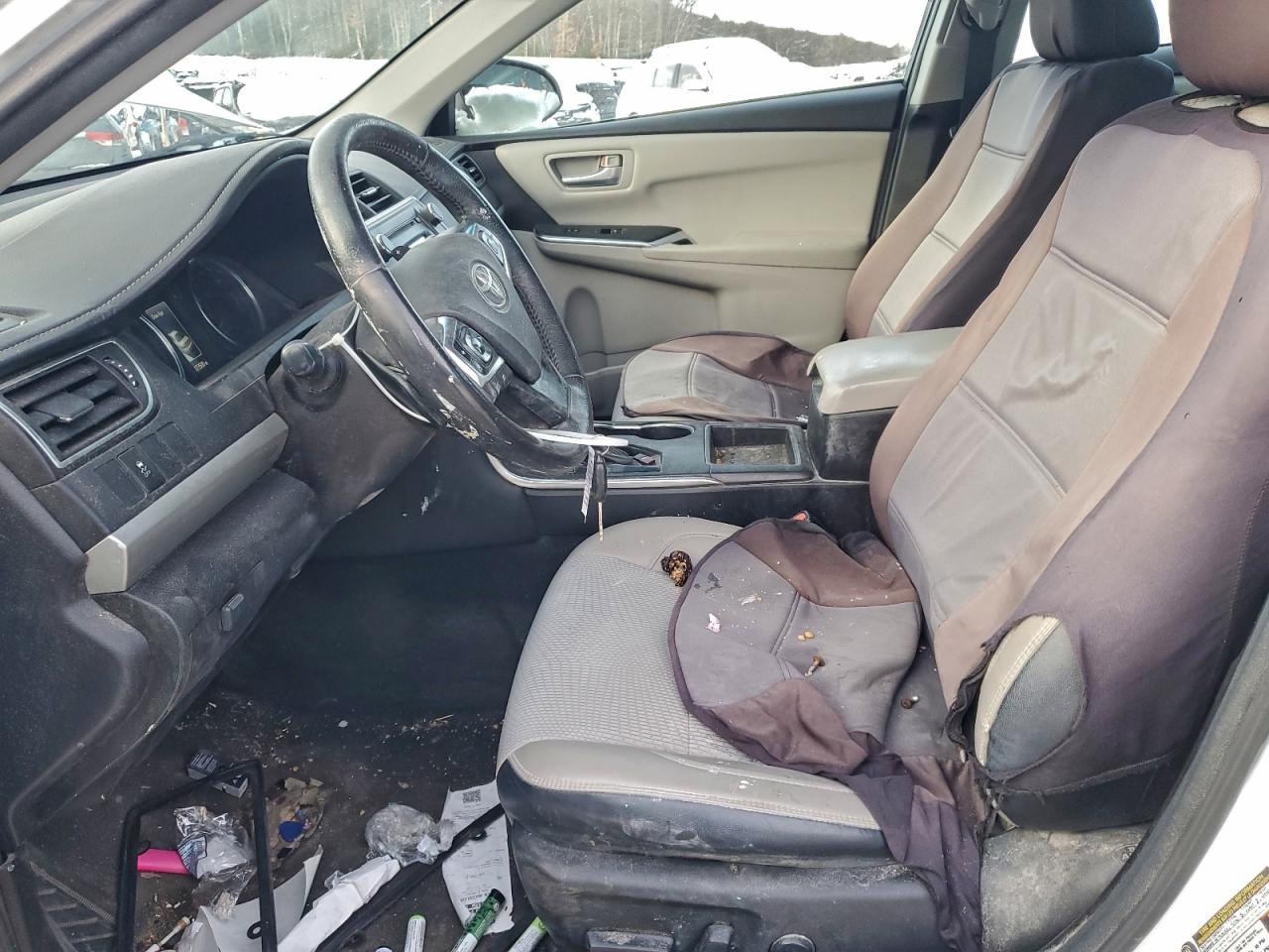 2017 TOYOTA CAMRY LE photo 7