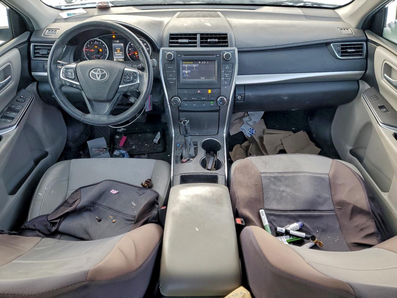2017 TOYOTA CAMRY LE photo 8