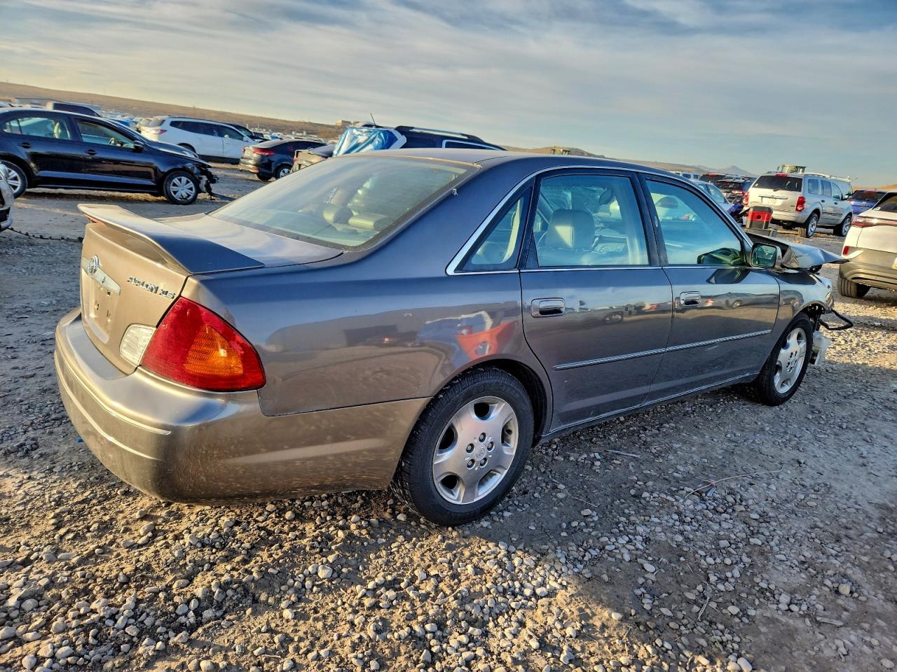 2003 TOYOTA AVALON XL photo 3