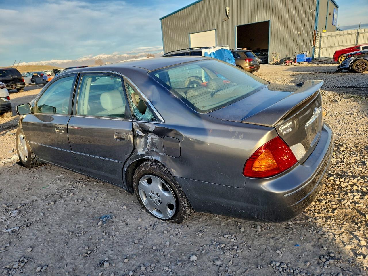 2003 TOYOTA AVALON XL photo 2