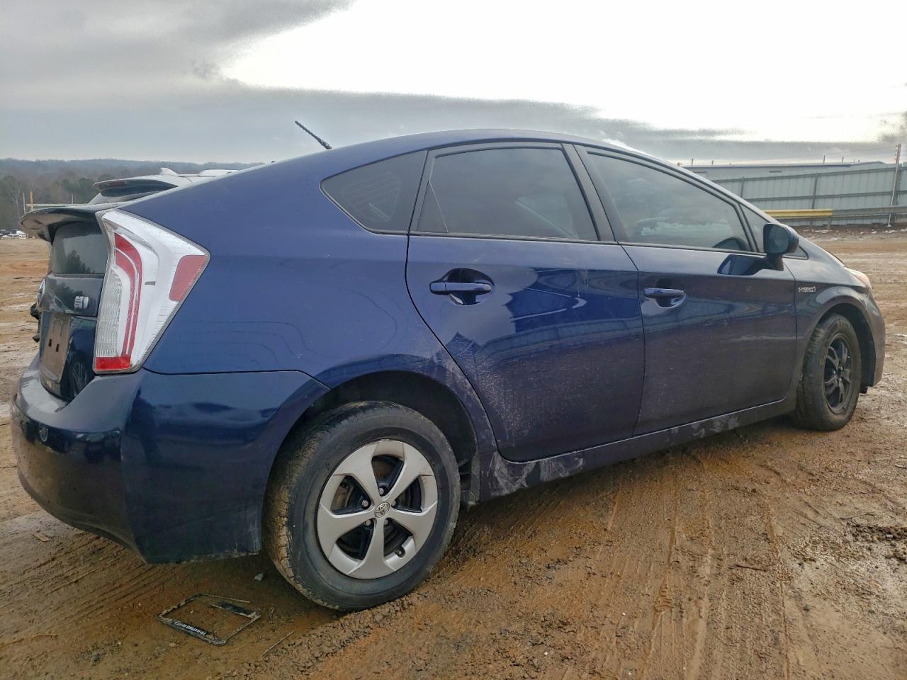 2013 TOYOTA PRIUS photo 3