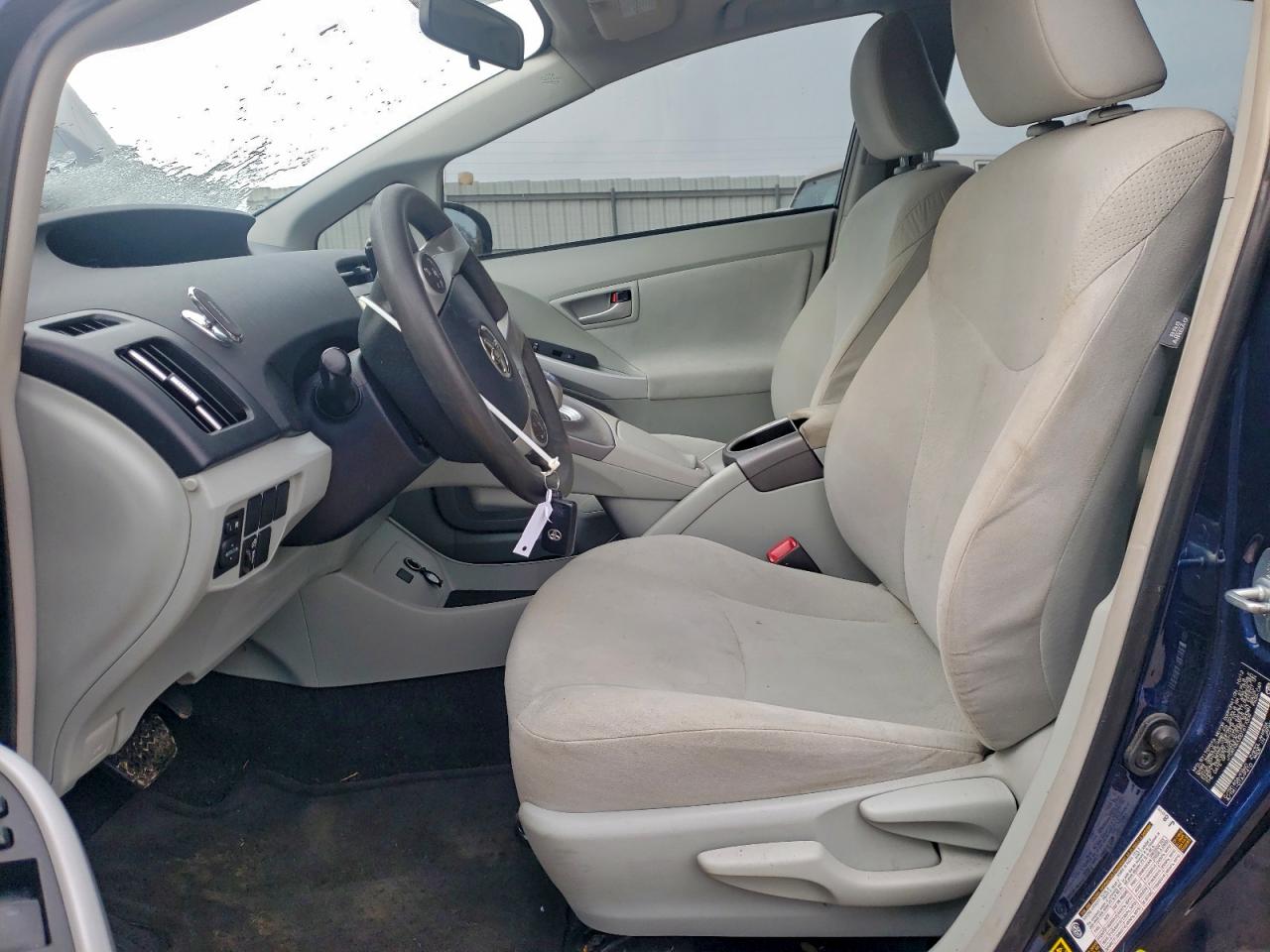 2013 TOYOTA PRIUS photo 7