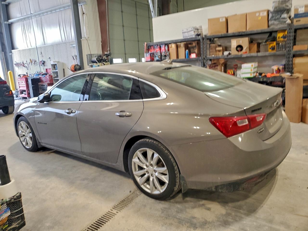 2018 CHEVROLET MALIBU HYBRID photo 2