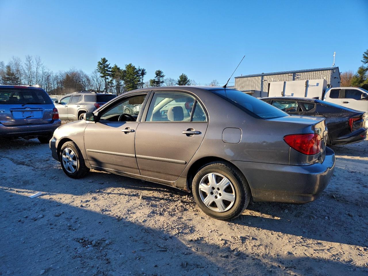 2005 TOYOTA COROLLA CE photo 3