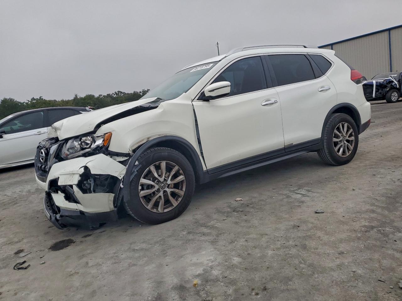 2017 NISSAN ROGUE