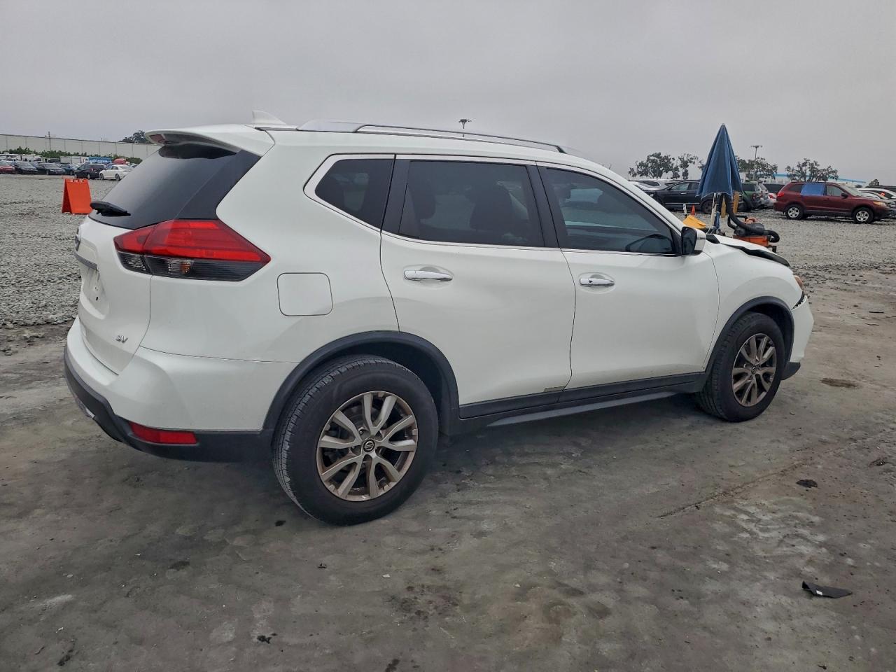 2017 NISSAN ROGUE S photo 9