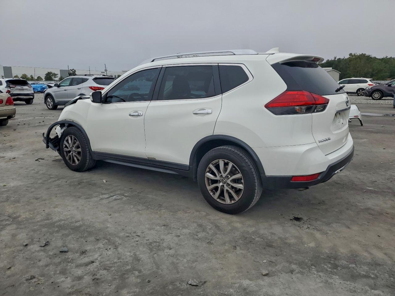 2017 NISSAN ROGUE S photo 5