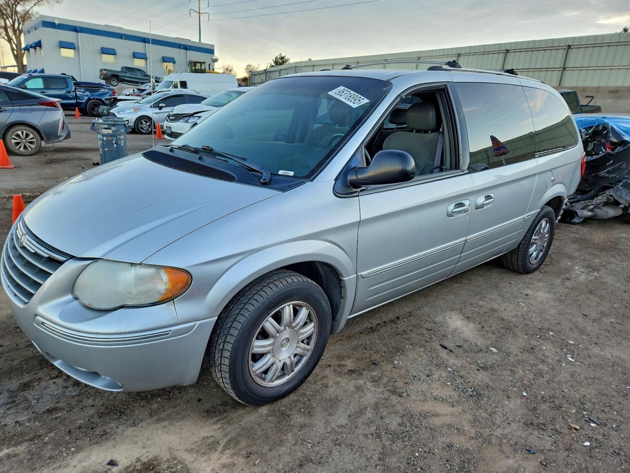 2005 CHRYSLER TOWN & COUNTRY