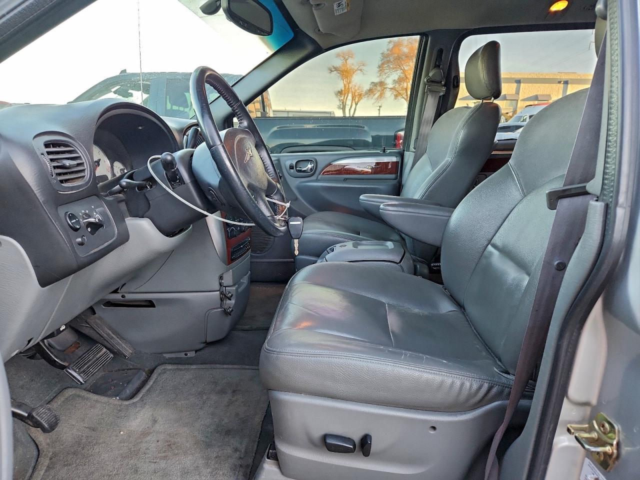 2005 CHRYSLER TOWN & COUNTRY LIMITED photo 7