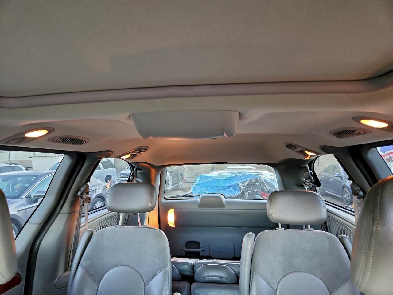 2005 CHRYSLER TOWN & COUNTRY LIMITED photo 10