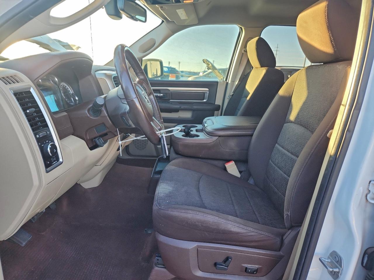 2017 RAM 1500 SLT photo 7