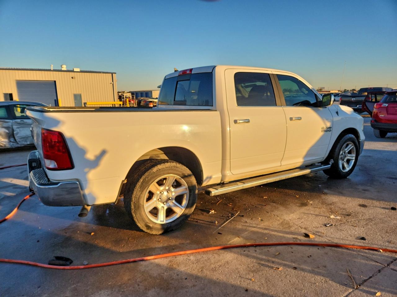 2017 RAM 1500 SLT photo 3