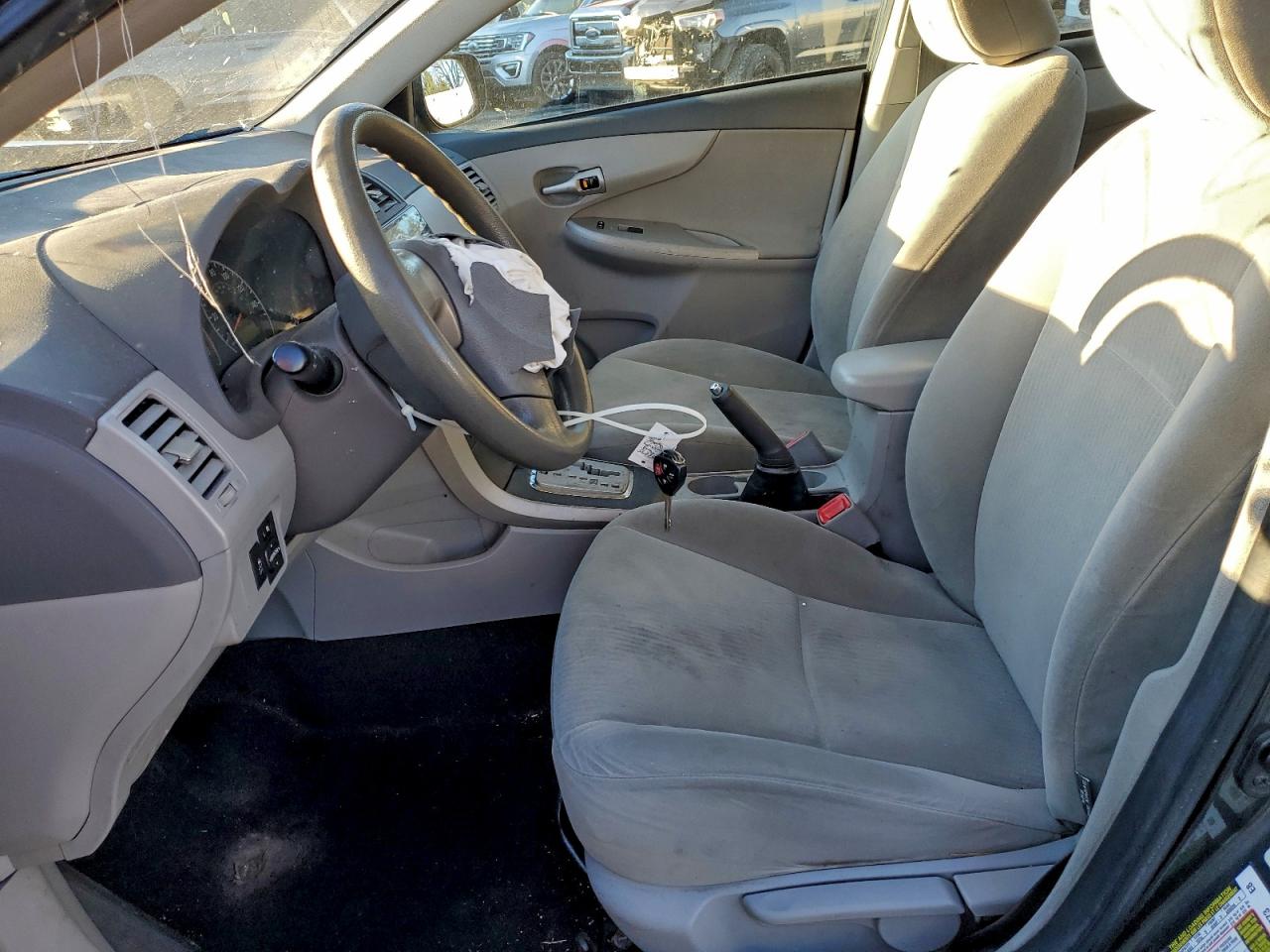 2010 TOYOTA COROLLA BASE photo 19