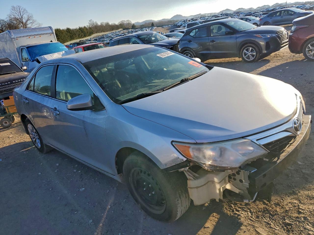 2014 TOYOTA CAMRY L photo 4