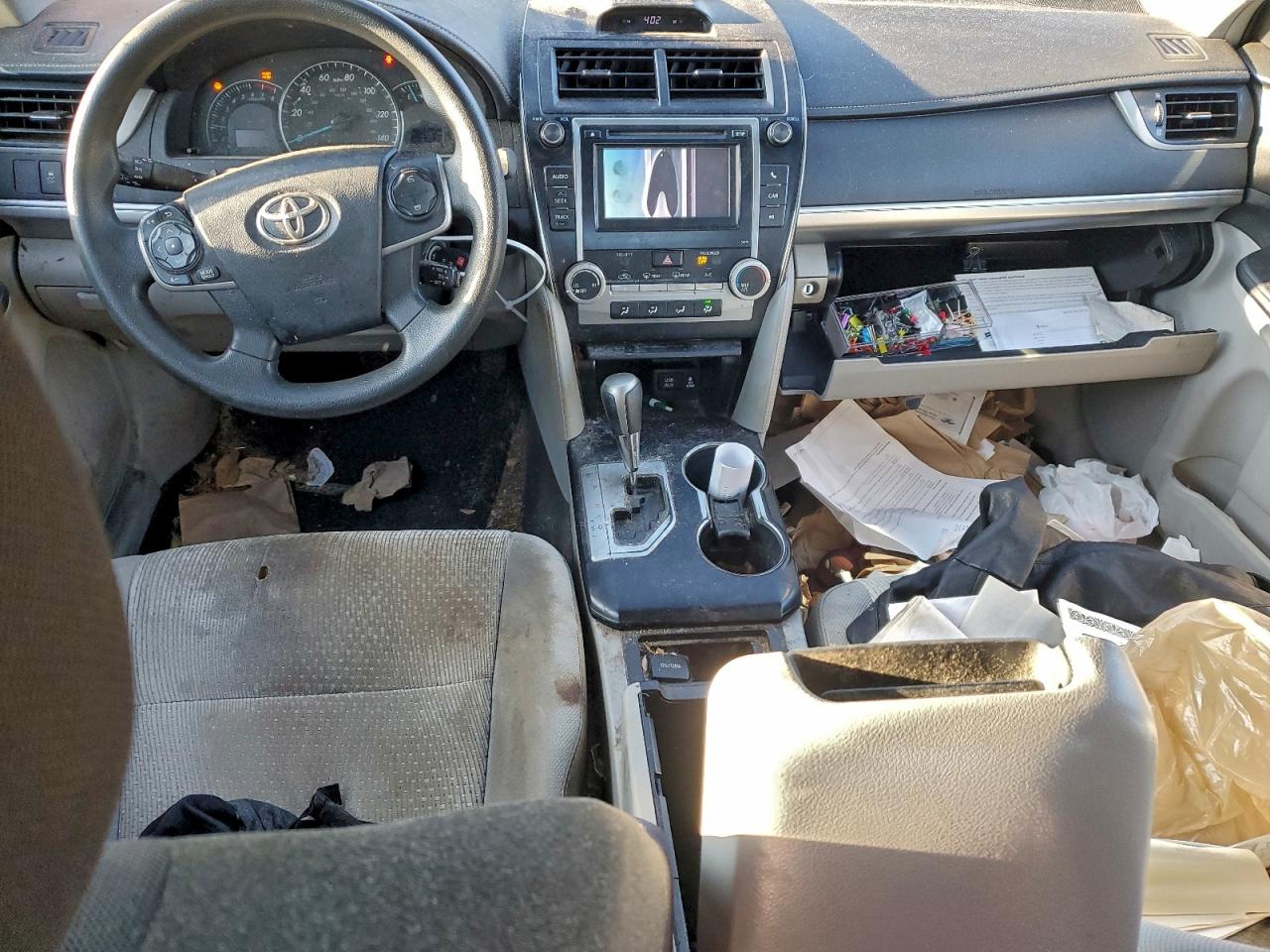 2014 TOYOTA CAMRY L photo 8