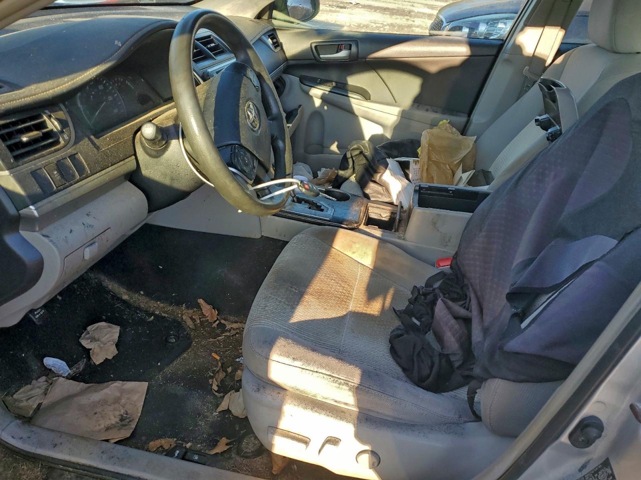 2014 TOYOTA CAMRY L photo 7