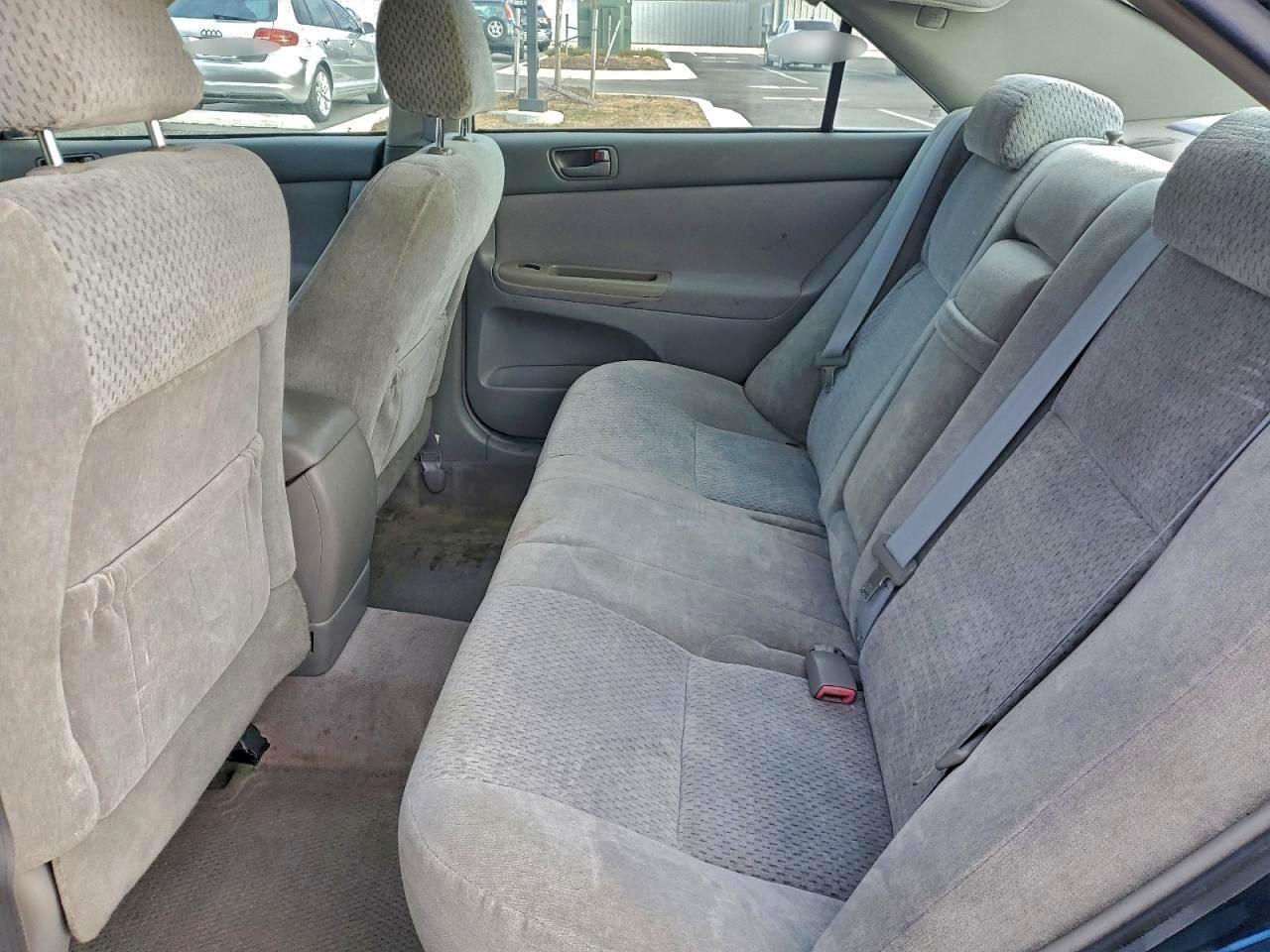 2004 TOYOTA CAMRY LE photo 10