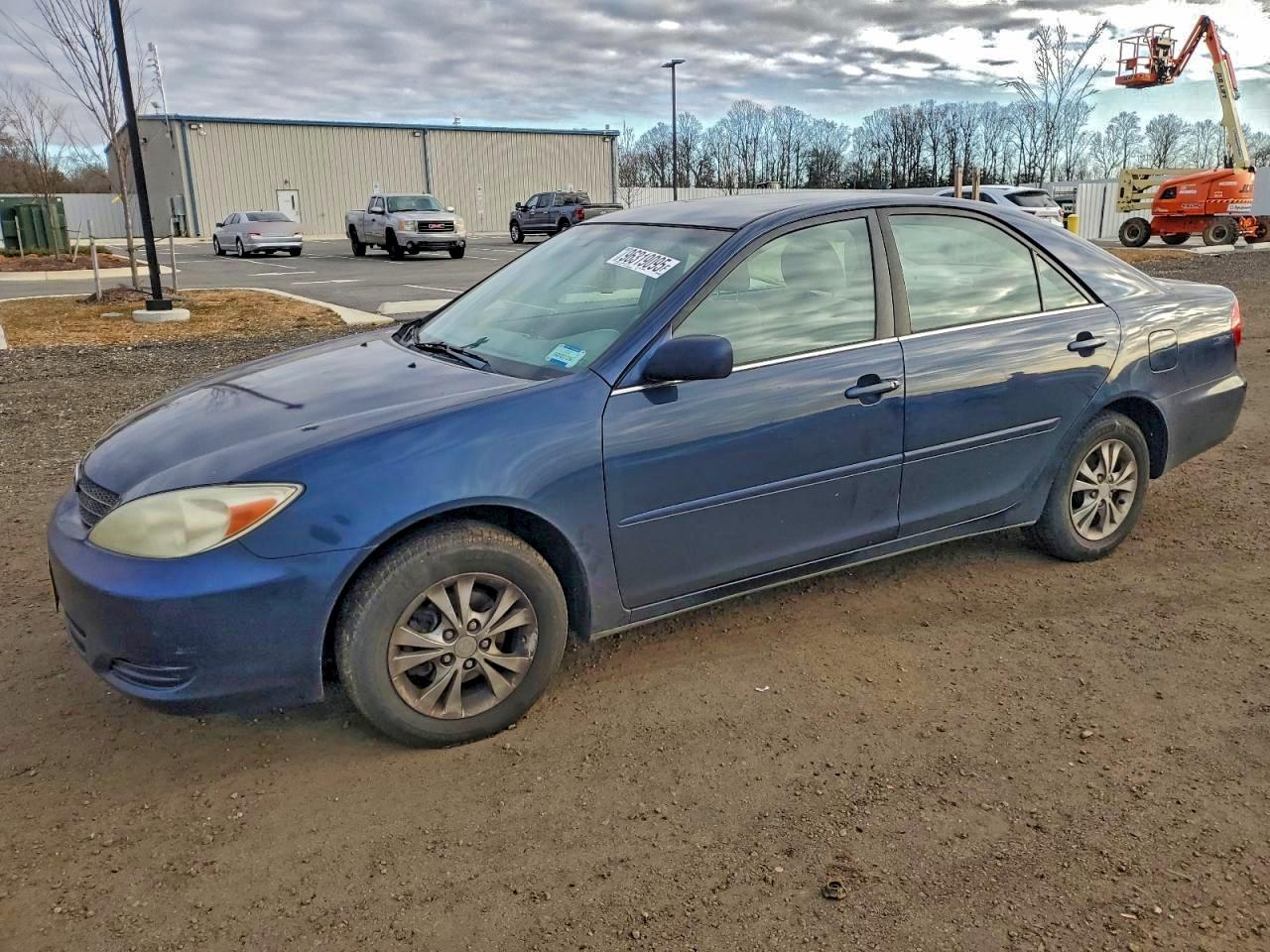 2004 TOYOTA CAMRY LE — SIDE damage — photo 1