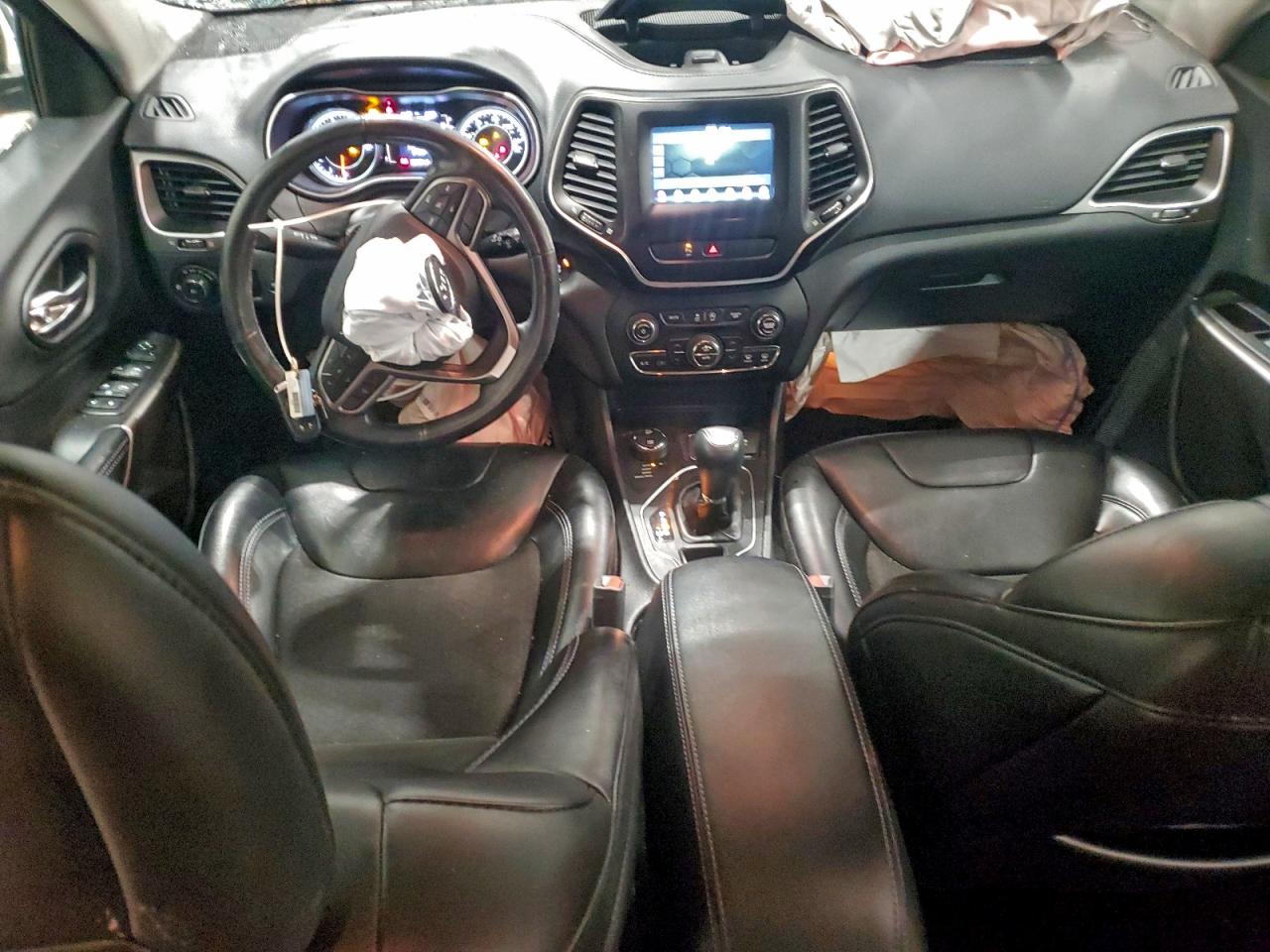2019 JEEP CHEROKEE LATITUDE PLUS photo 8