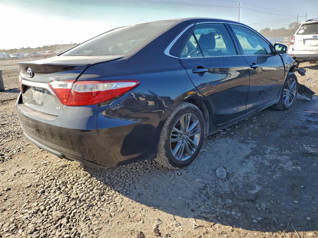 2016 TOYOTA CAMRY LE photo 5