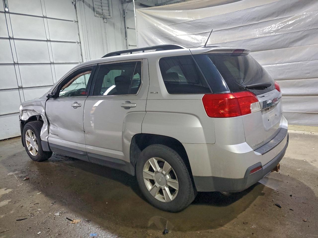 2013 GMC TERRAIN SLE photo 3