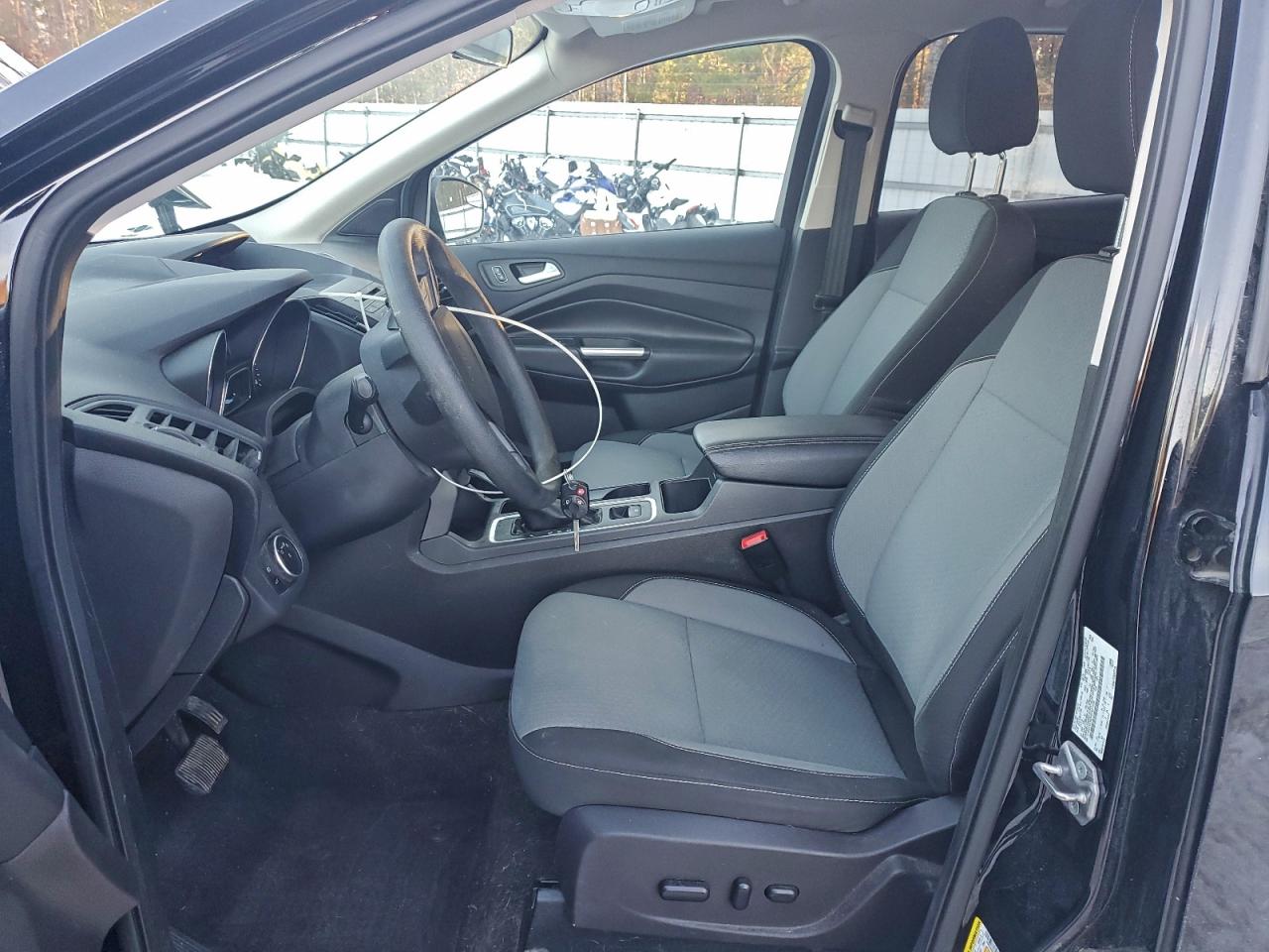 2017 FORD ESCAPE SE photo 7