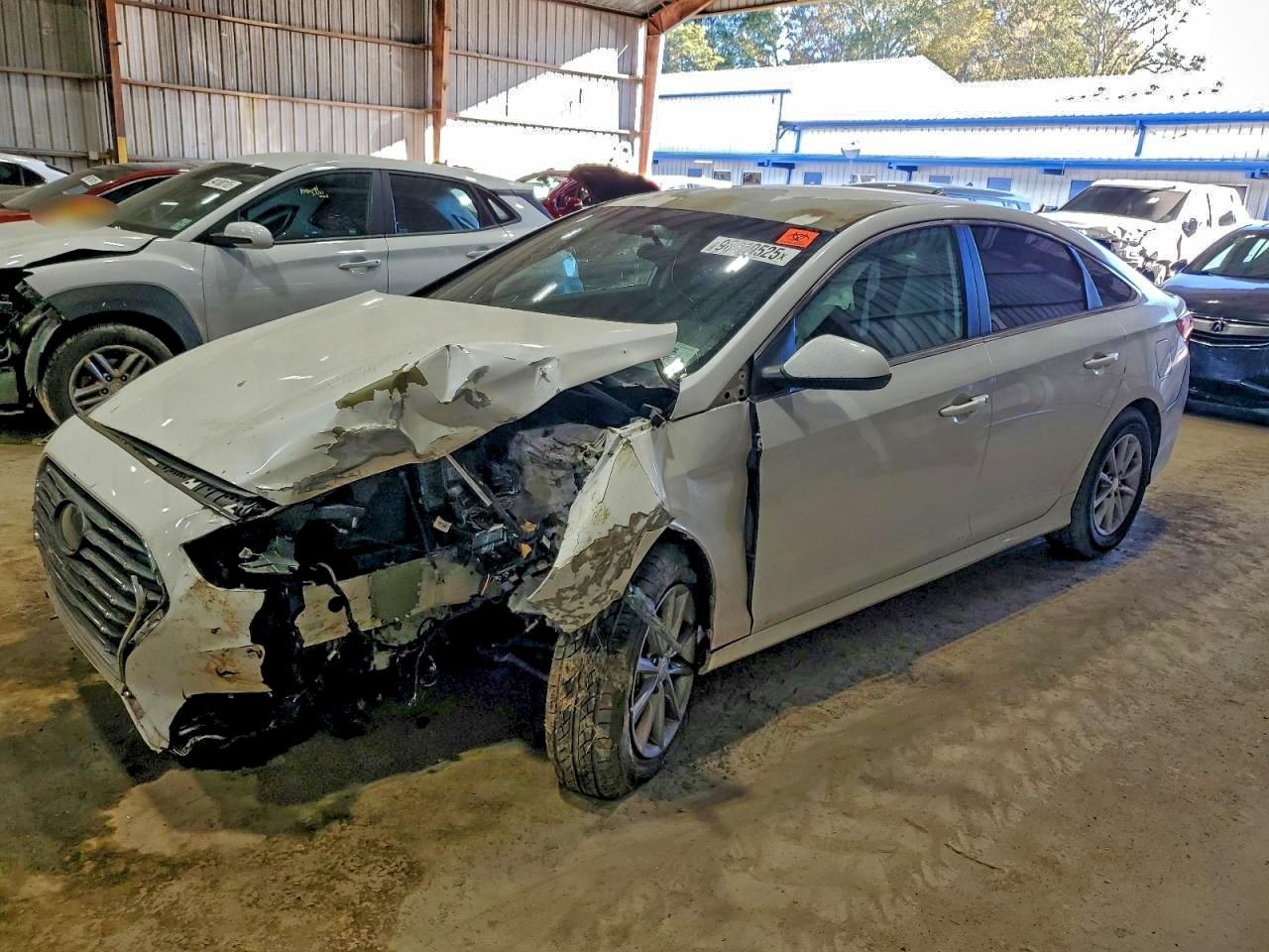 2018 HYUNDAI SONATA SE — FRONT END damage — photo 1